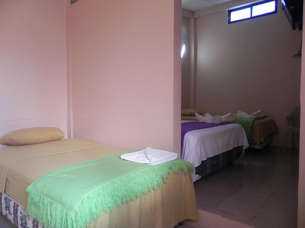 Hostal La Posada De Jose Carlos Puerto Baquerizo Moreno Ruang foto