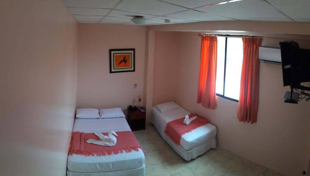 Hostal La Posada De Jose Carlos Puerto Baquerizo Moreno Bagian luar foto