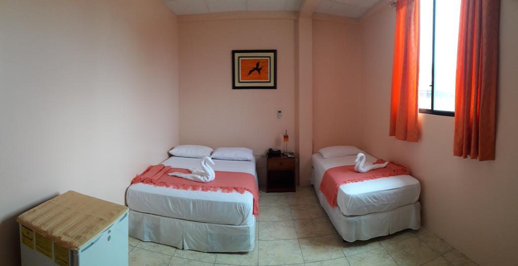 Hostal La Posada De Jose Carlos Puerto Baquerizo Moreno Bagian luar foto