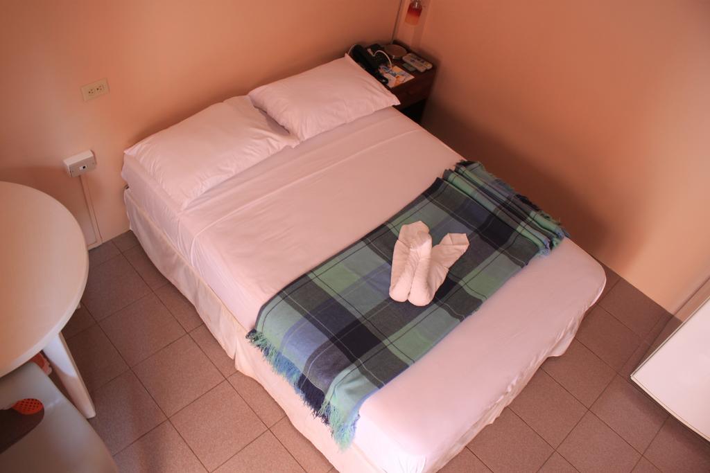 Hostal La Posada De Jose Carlos Puerto Baquerizo Moreno Bagian luar foto