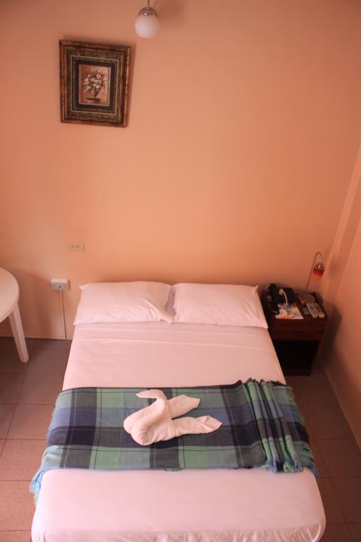 Hostal La Posada De Jose Carlos Puerto Baquerizo Moreno Bagian luar foto