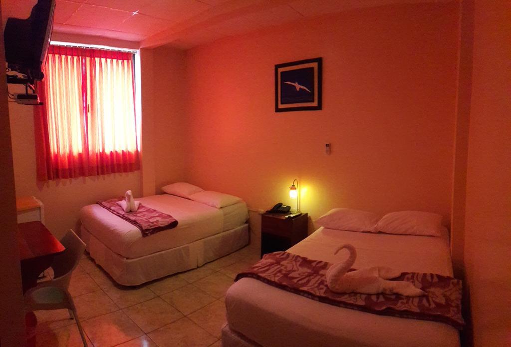 Hostal La Posada De Jose Carlos Puerto Baquerizo Moreno Bagian luar foto